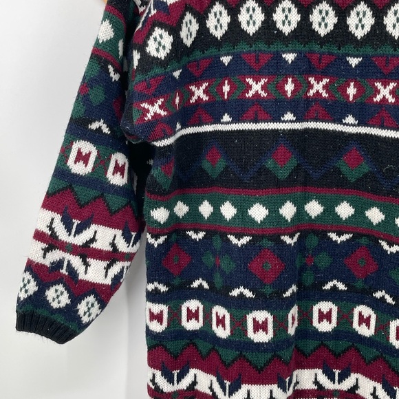 Vintage Cut 4 U Men's Turtleneck Patterned Knit Sweater Black, Burgundy & Green - Picture 16 of 16